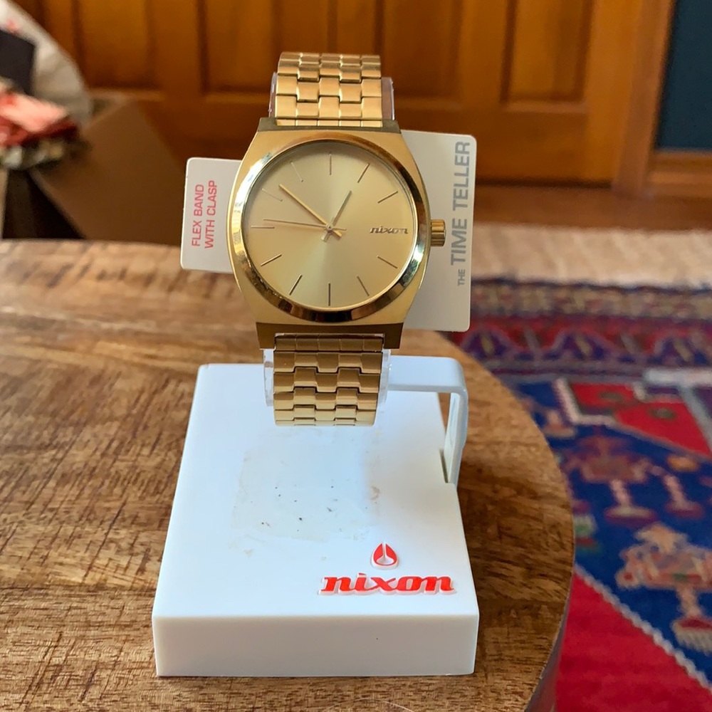 Nixon The Time Teller